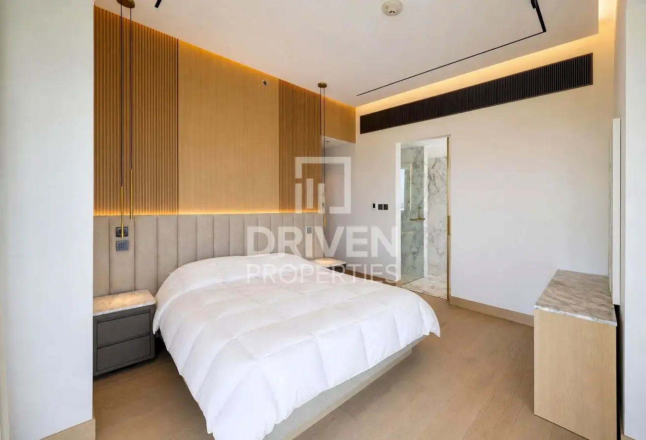 Lowest Price | Vacant | Full Skyline and Sea View