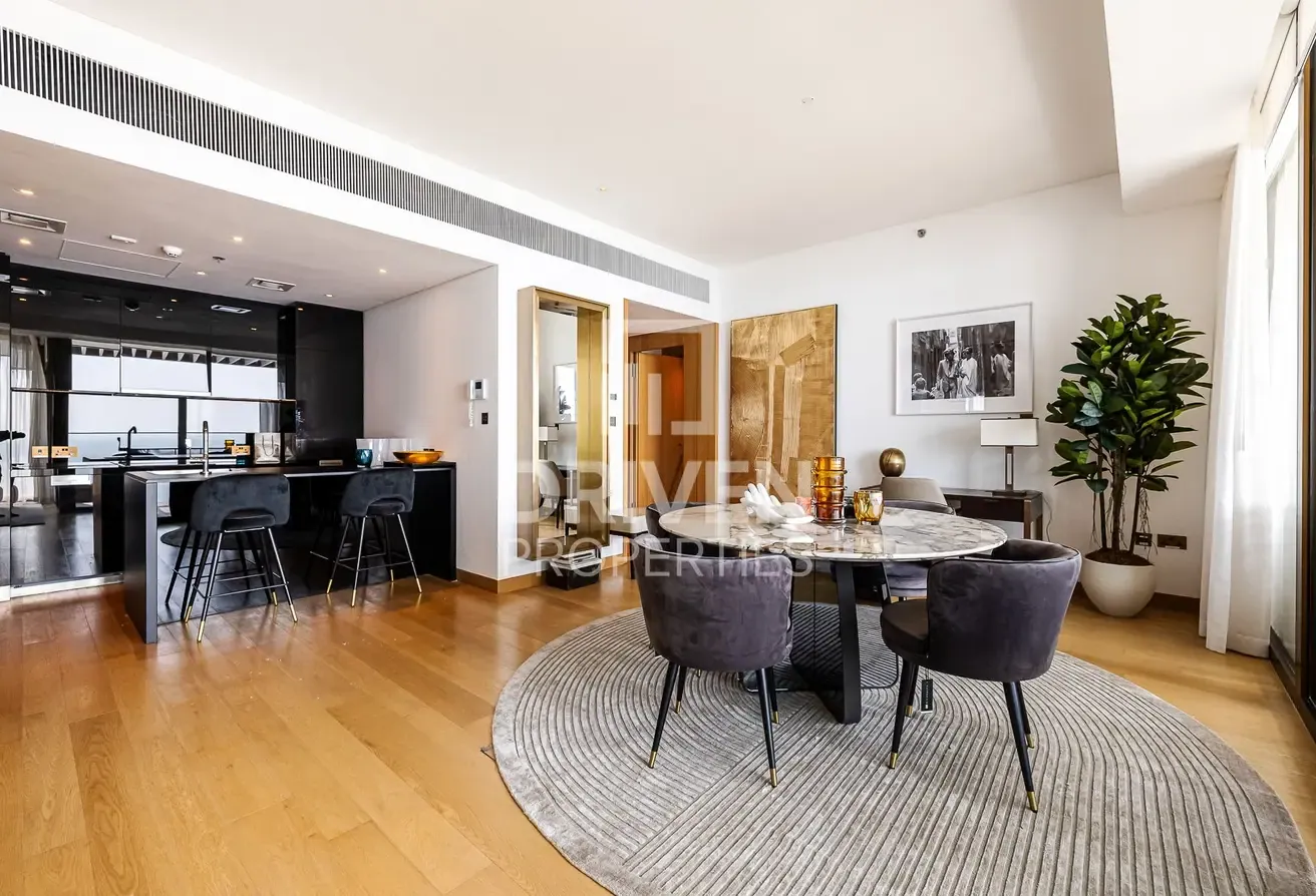 Furnished Apt and High Floor with Partial Sea View
