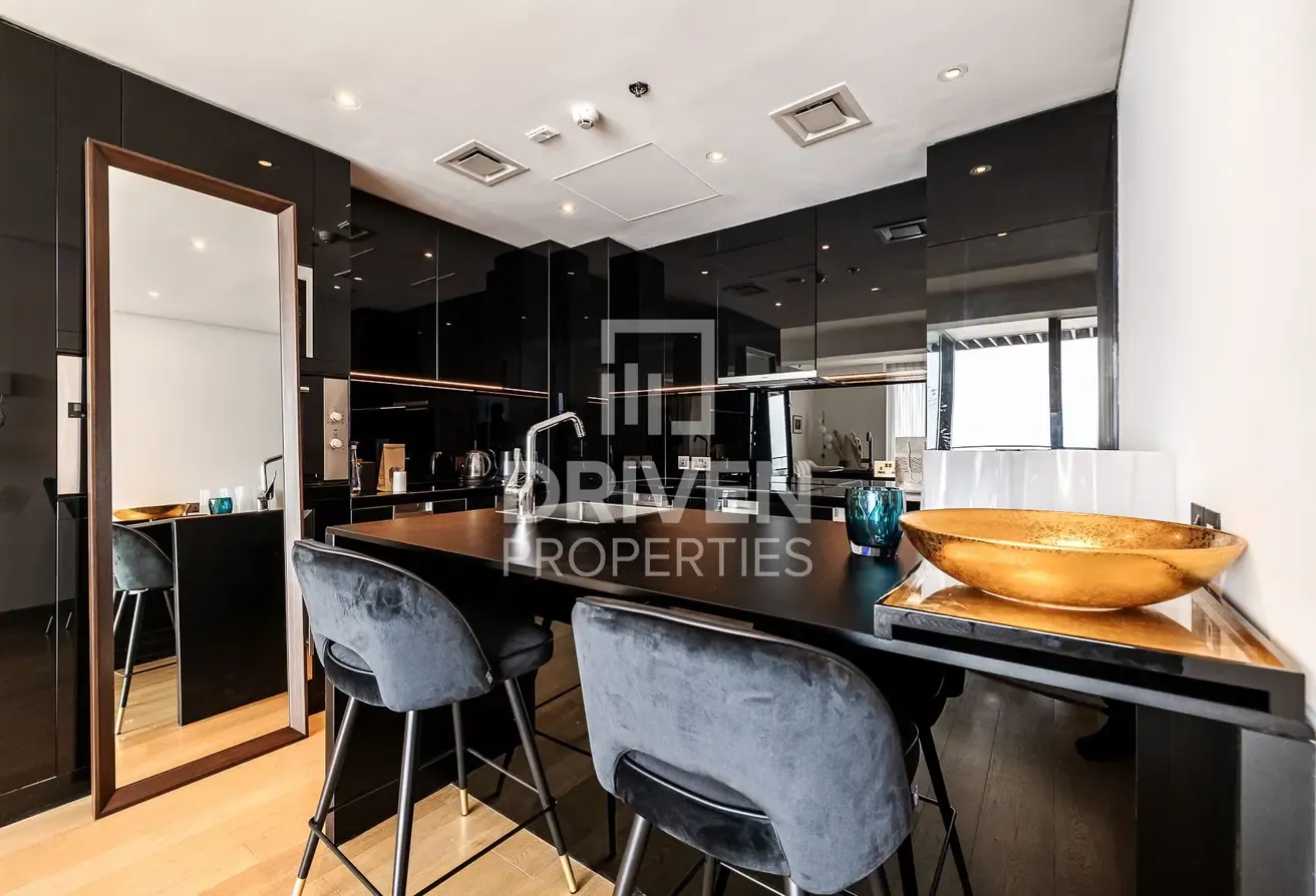 Furnished Apt and High Floor with Partial Sea View