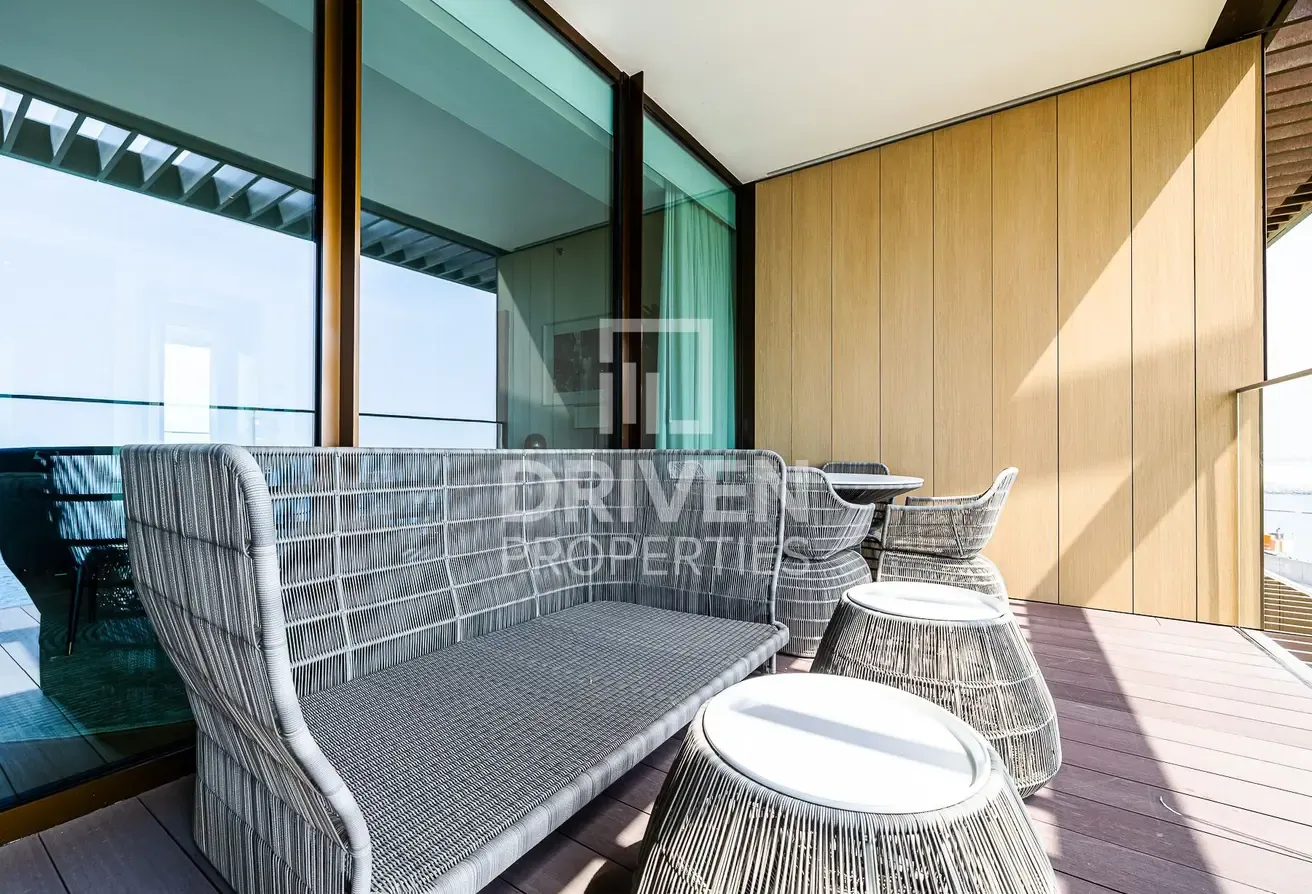 Furnished Apt and High Floor with Partial Sea View