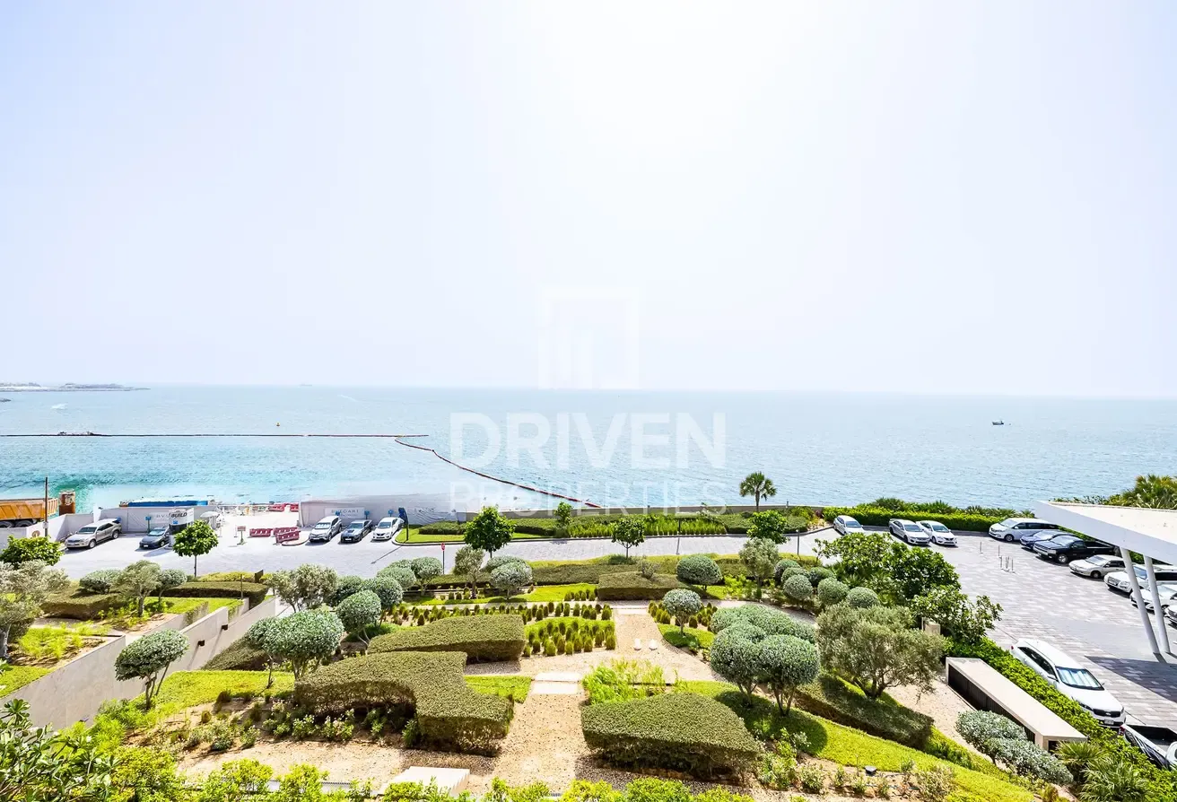 Furnished Apt and High Floor with Partial Sea View