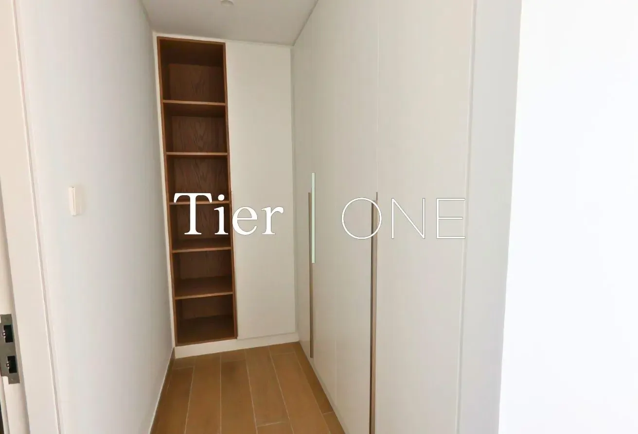 2br Skyline Sea View | Vacant | High Floor