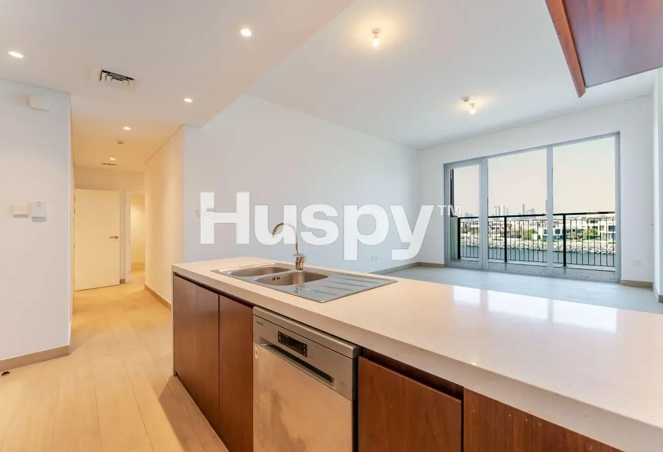 Sea View | Vacant Now | Top Floor