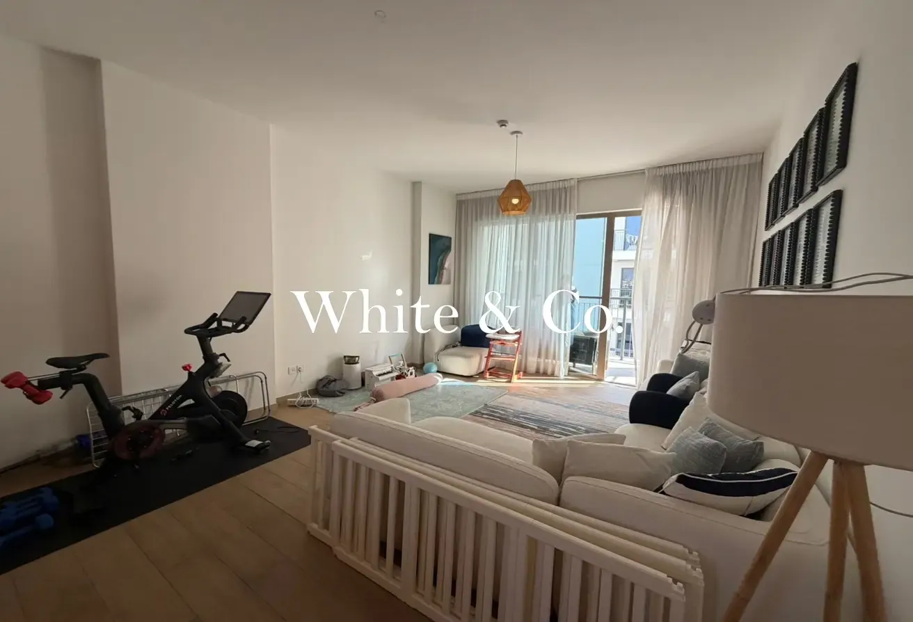 Vacant | Spacious Layout | Open to Rent