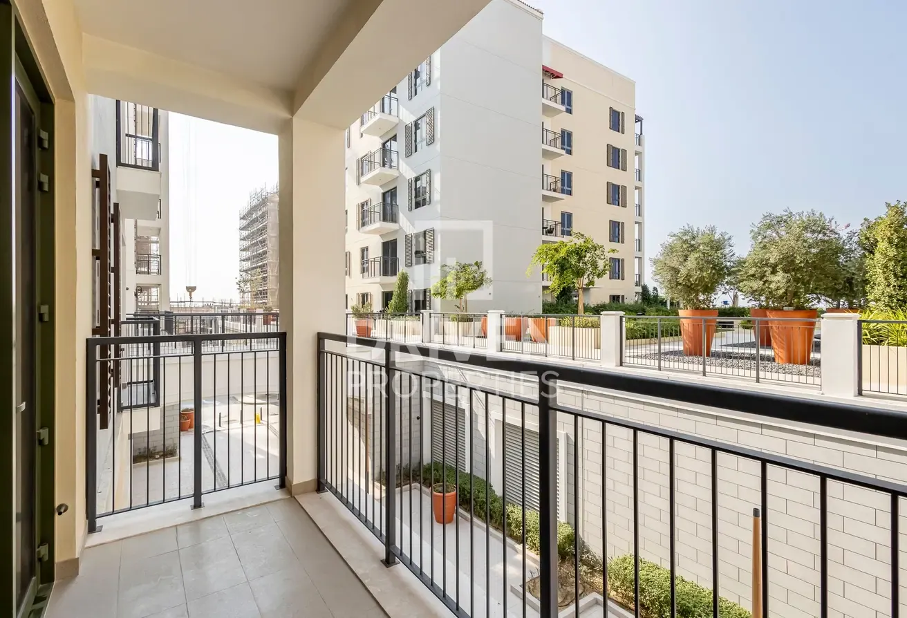 Mid Floor and Spacious with Modern Design