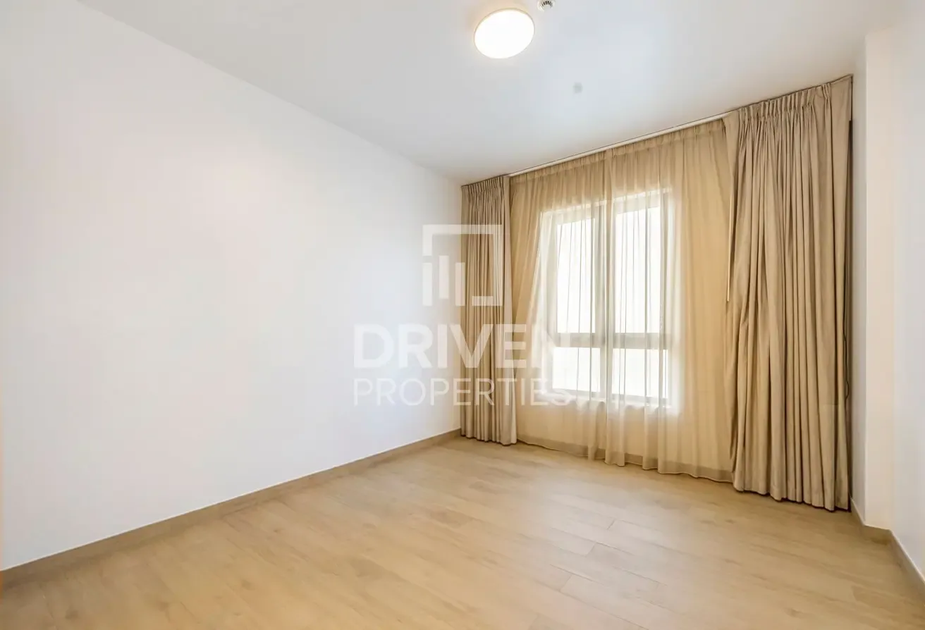 Higher Floor | Unobstructed Views | Facing Beach