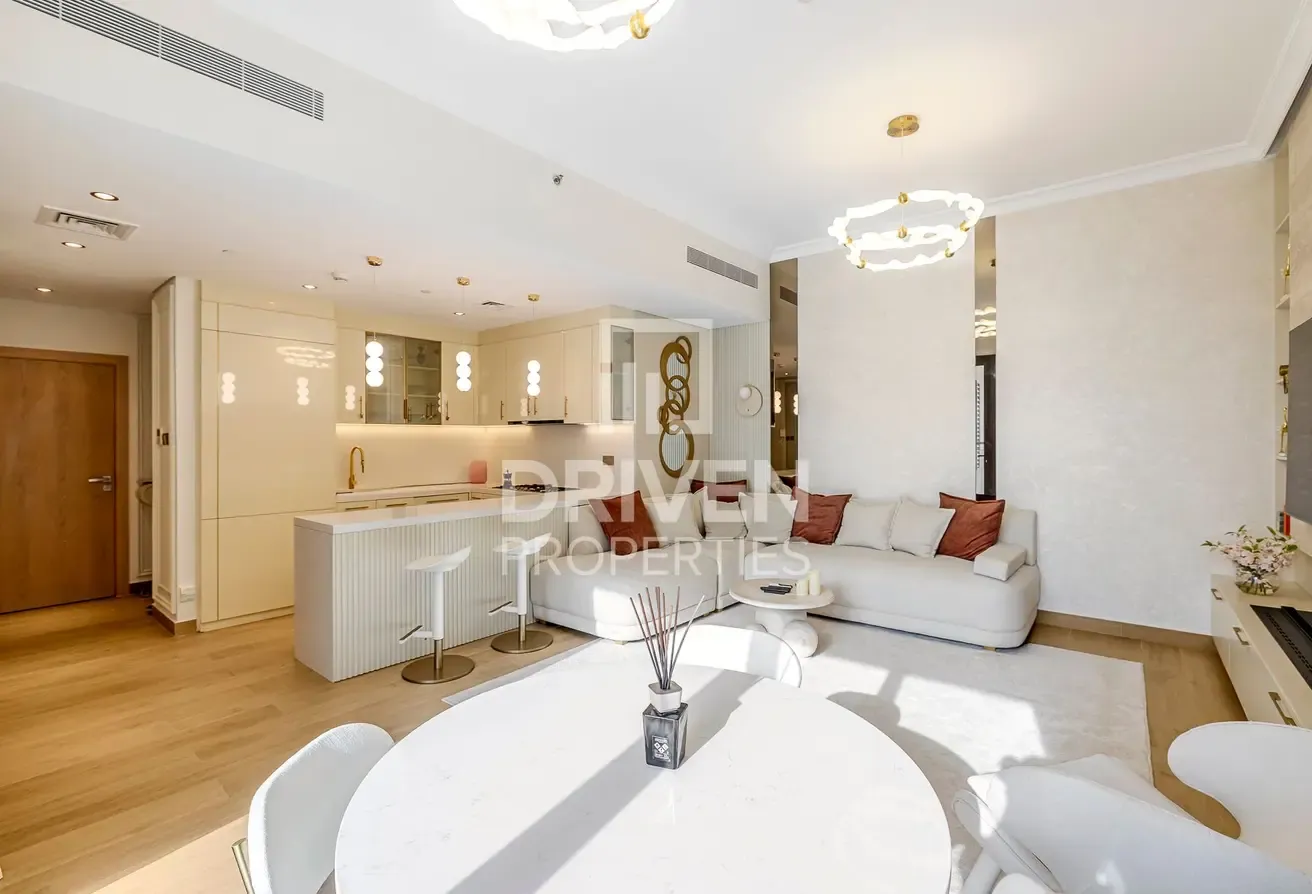Fully Furnished and Modern | Stunning View