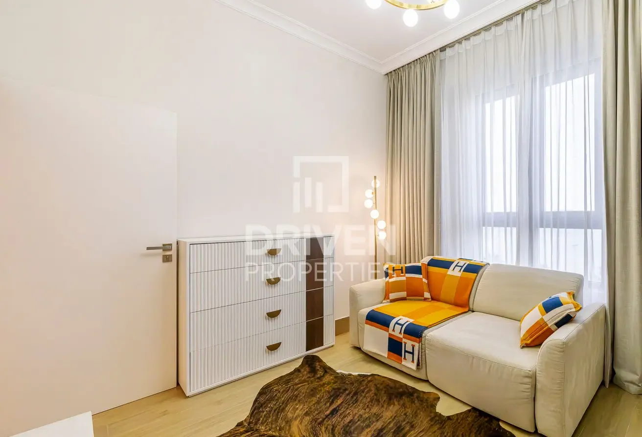 Fully Furnished and Modern | Stunning View