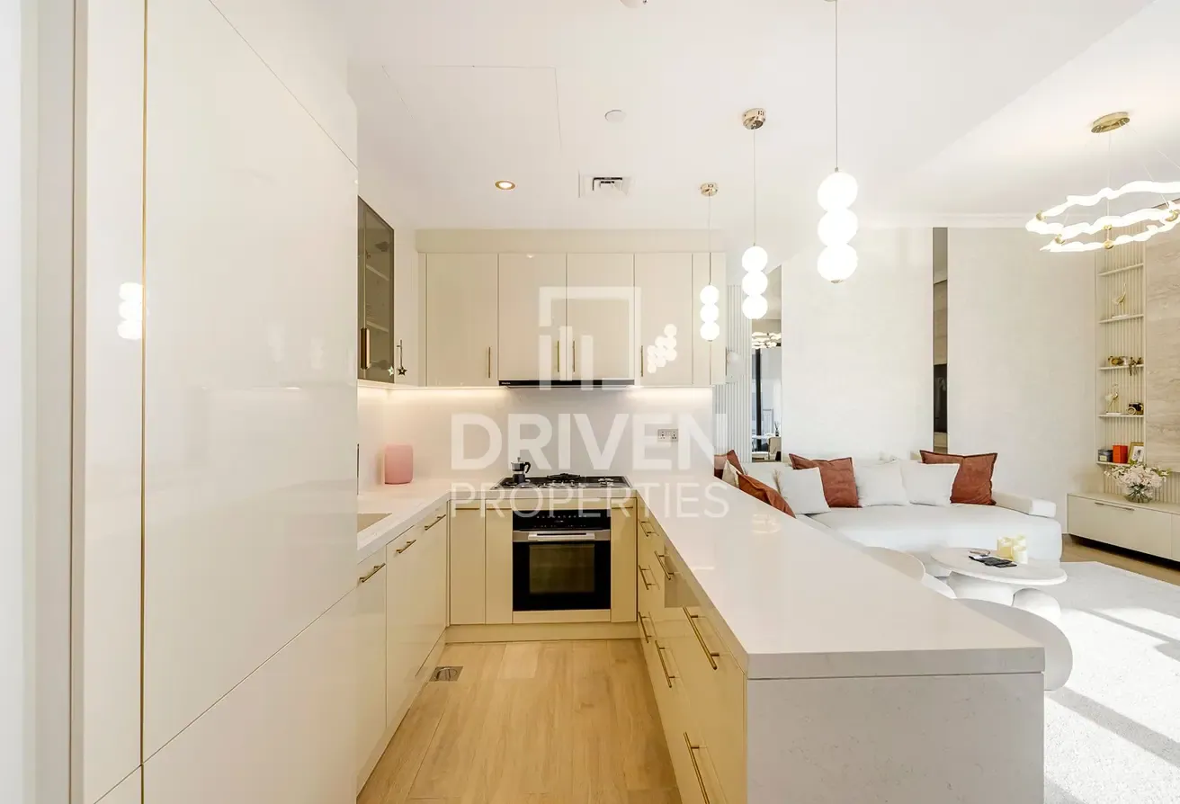 Fully Furnished and Modern | Stunning View