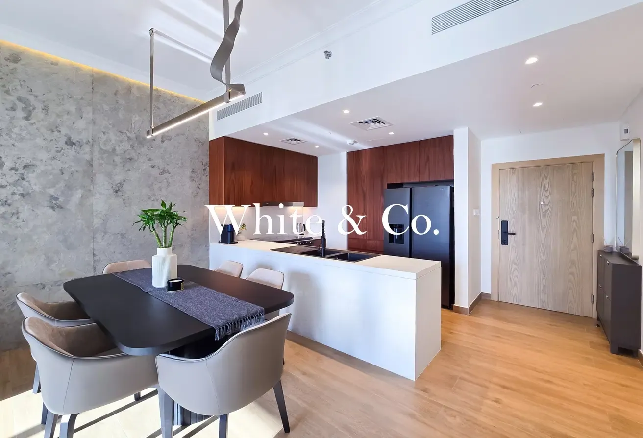 Skyline and Seaview | Upgraded | Vacant