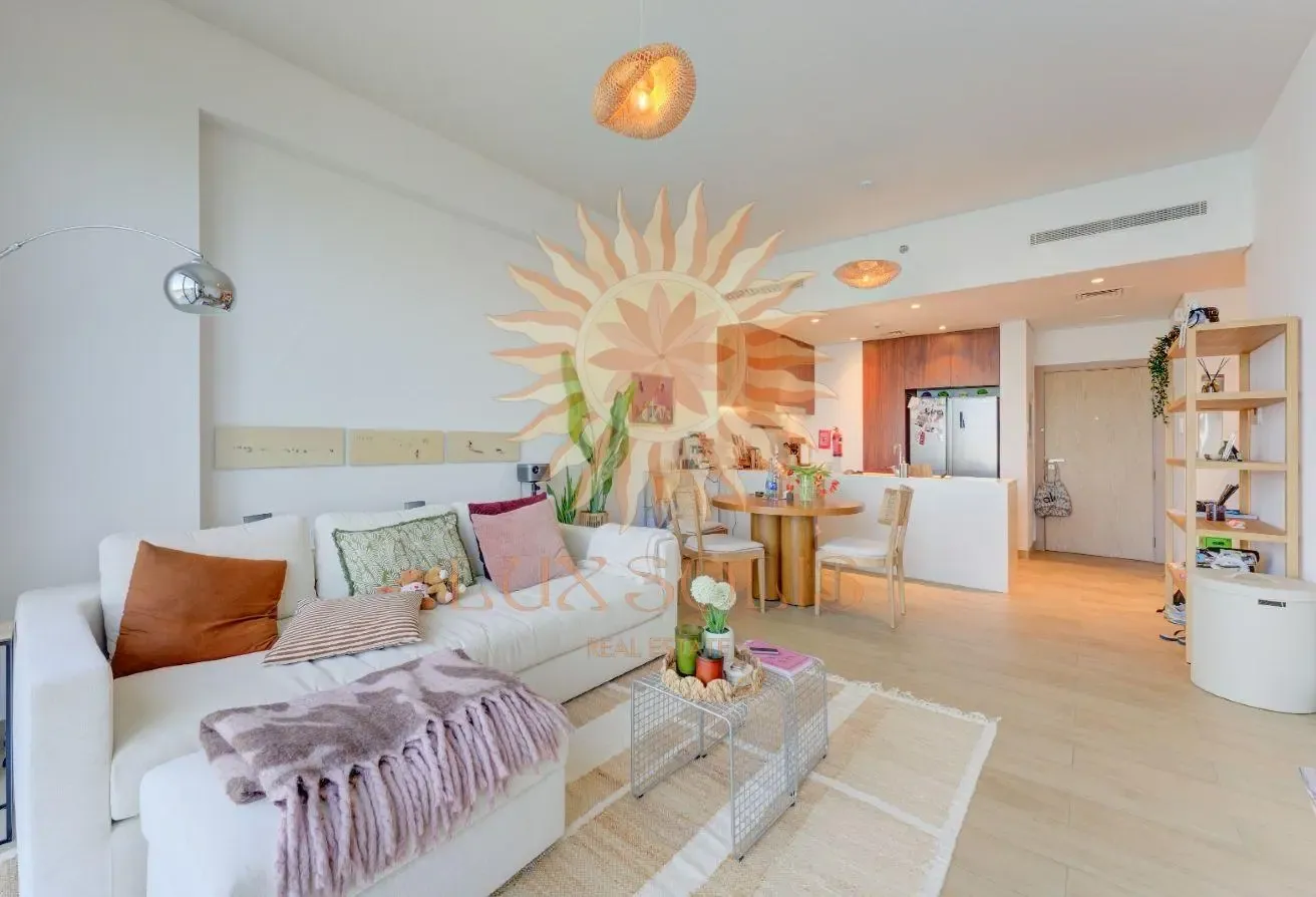 La Mer Expert |Motivated Seller |Sea View | Vacant