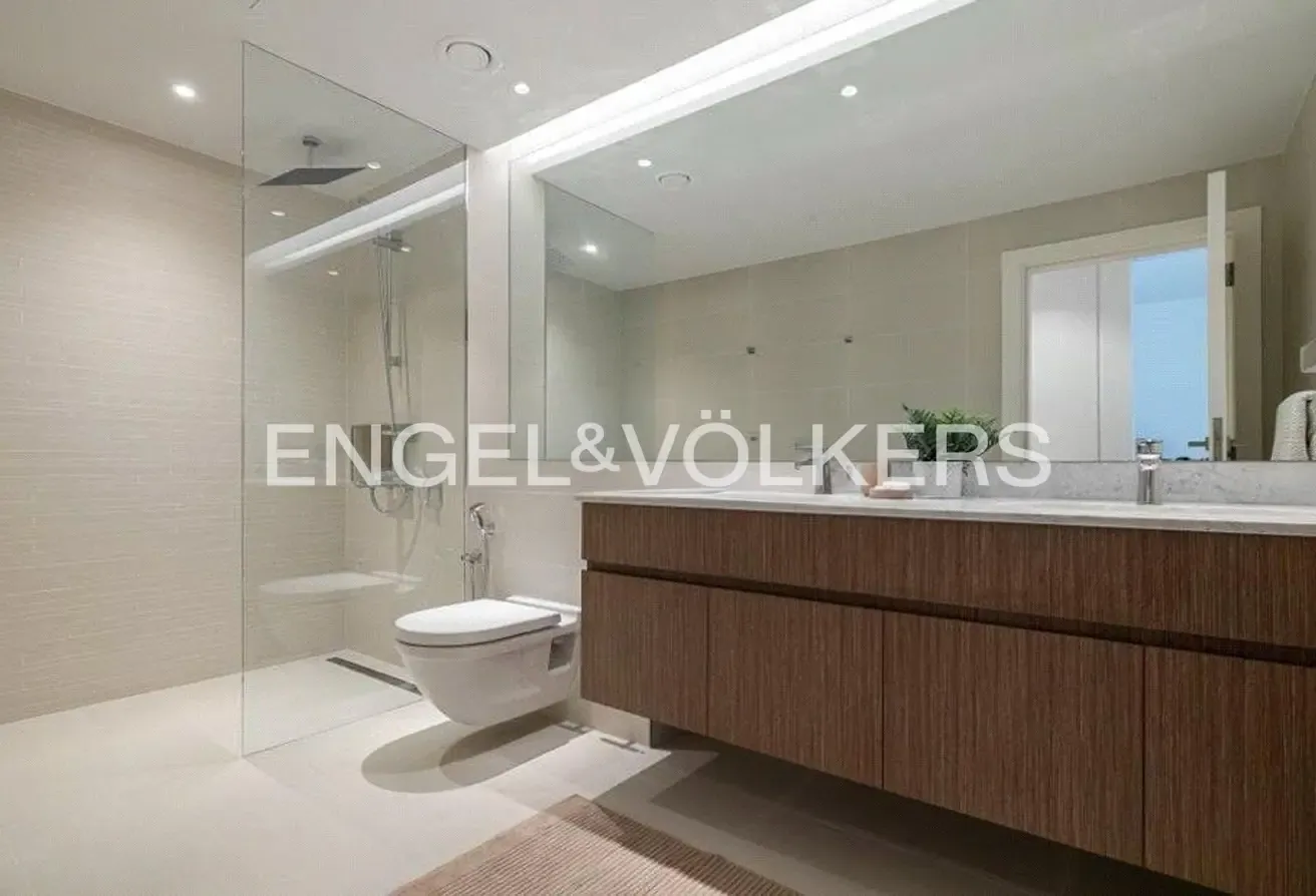 Huge layout| Sea view| Best priced on the market !