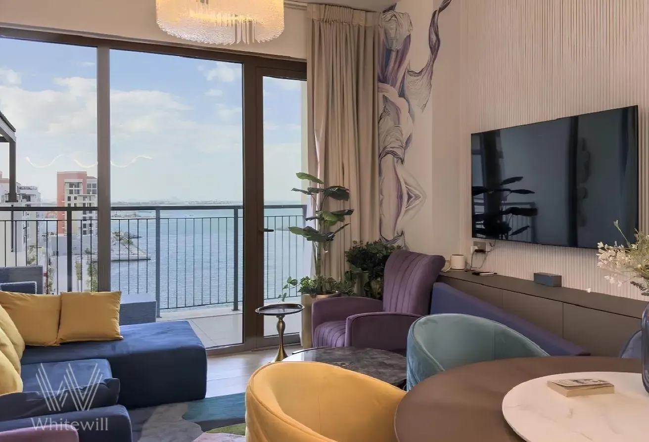 Luxury Furnished Corner Unit with Sea View