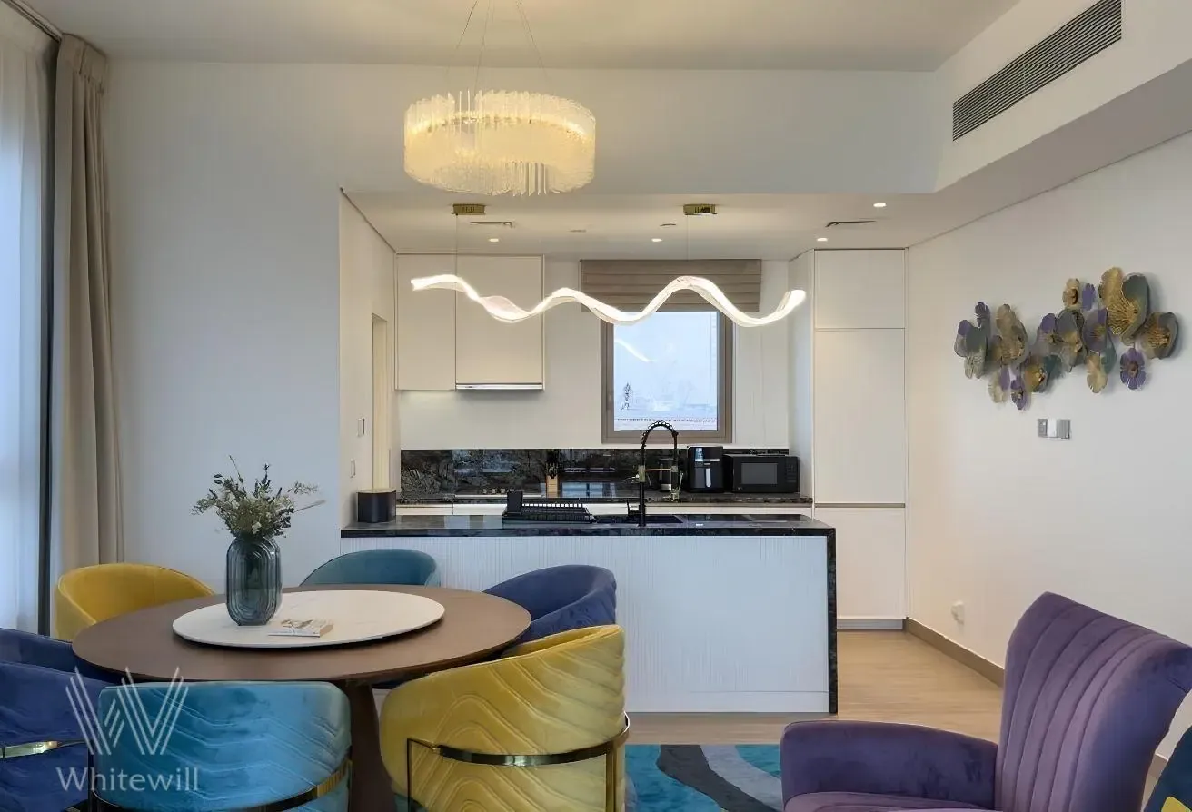 Luxury Furnished Corner Unit with Sea View