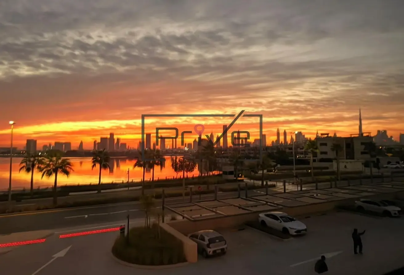 Vacant Corner Unit | Burj View | Private Balcony