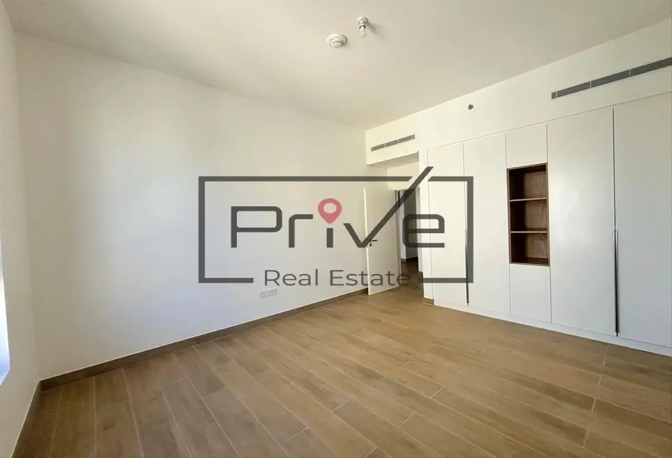 Vacant Corner Unit | Burj View | Private Balcony
