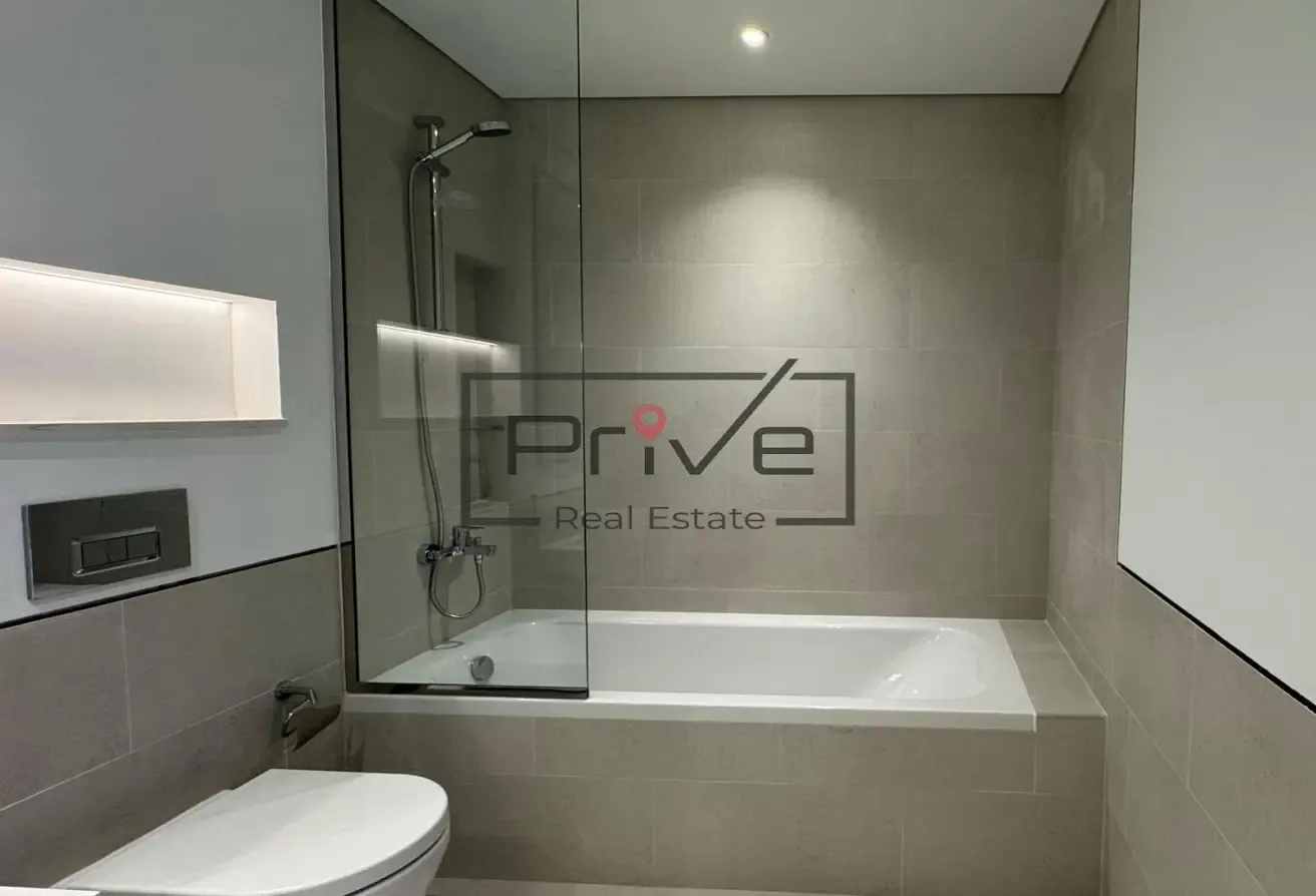 Vacant Corner Unit | Burj View | Private Balcony