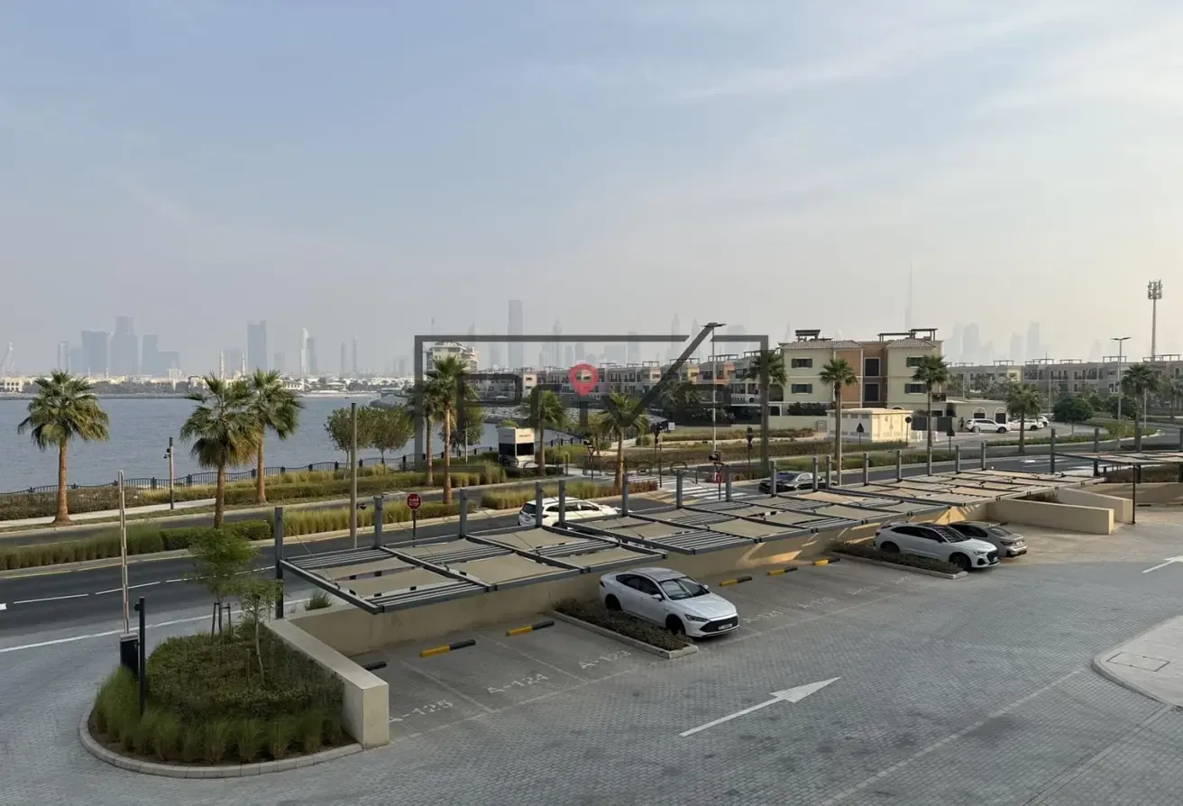 Vacant Corner Unit | Burj View | Private Balcony