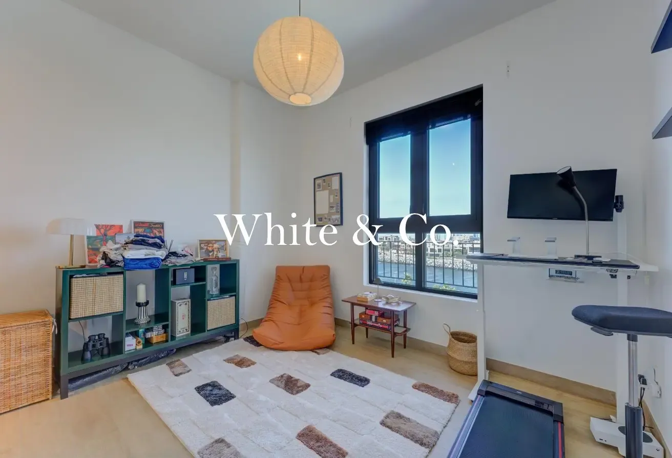 Sea View | High Spec | Naturally Bright