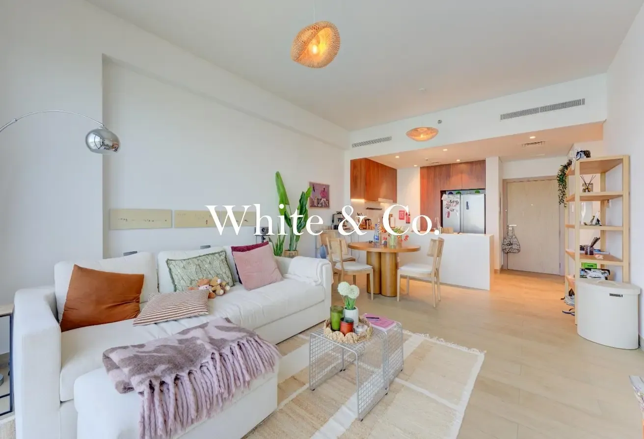 Sea View | High Spec | Naturally Bright