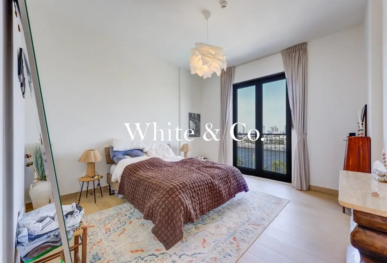 Sea View | High Spec | Naturally Bright