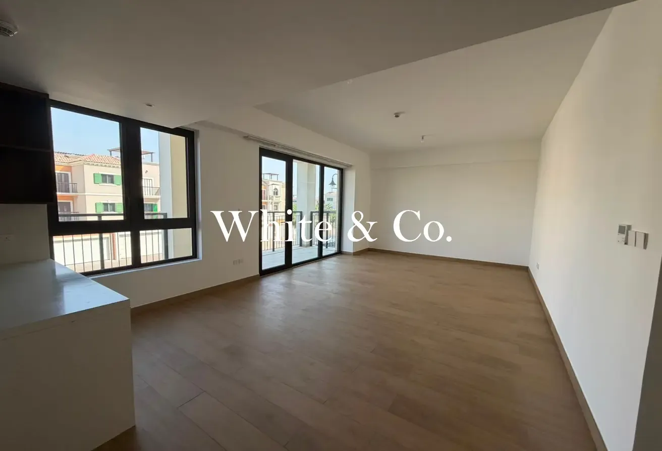 Vacant | Close to Amenities | Large Layout