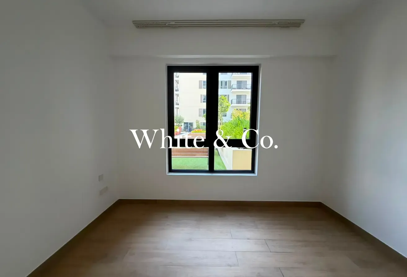 Vacant | Close to Amenities | Large Layout