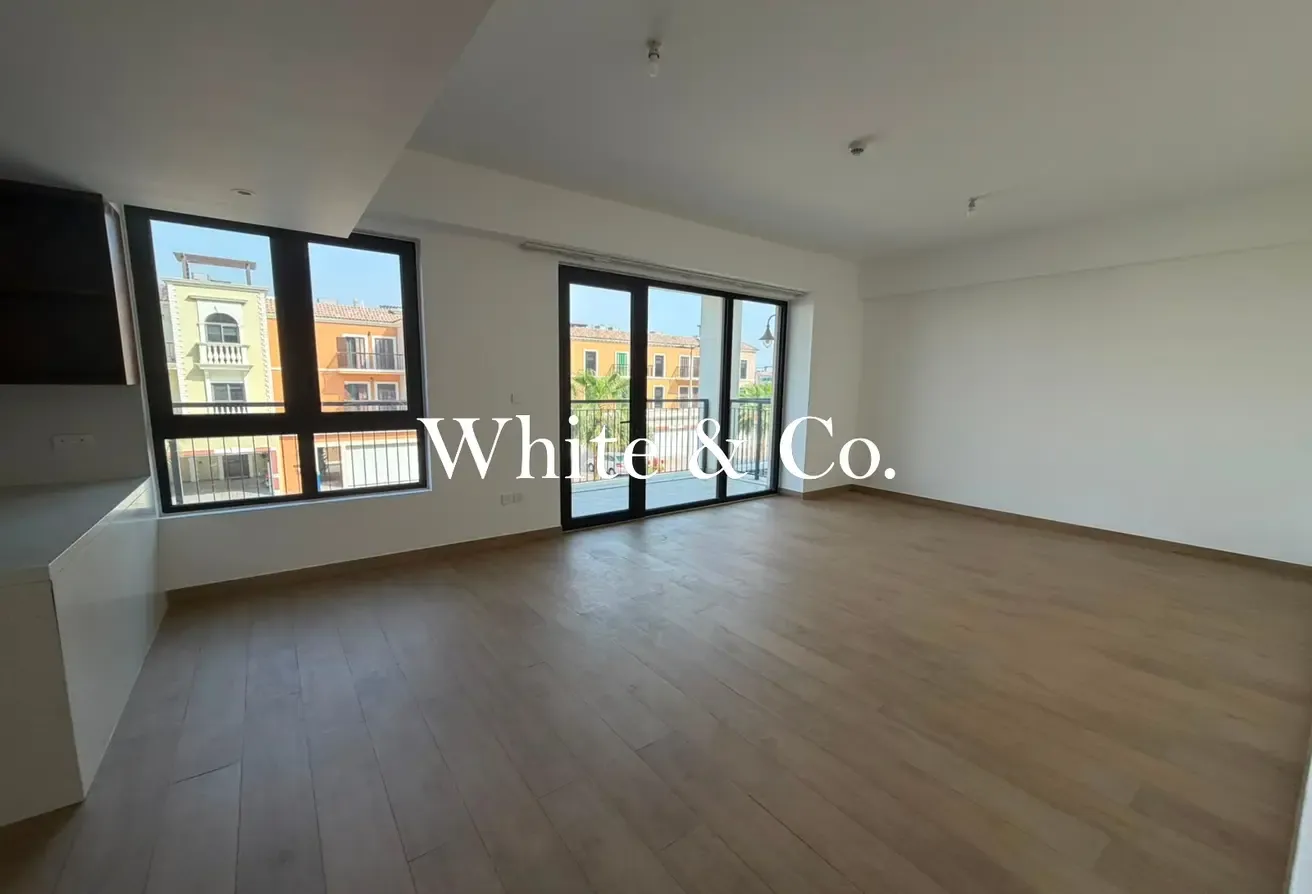Vacant | Close to Amenities | Large Layout
