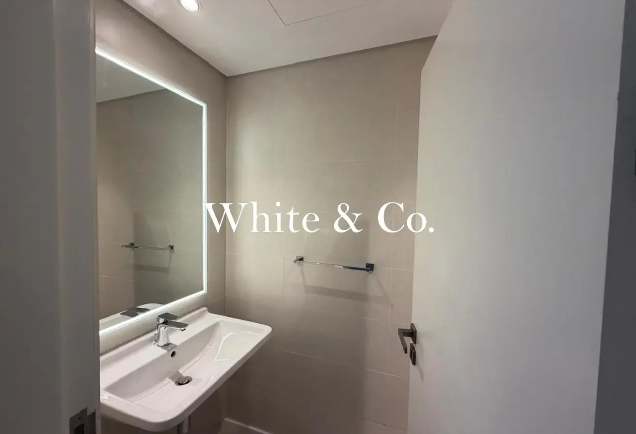 Vacant | Close to Amenities | Large Layout