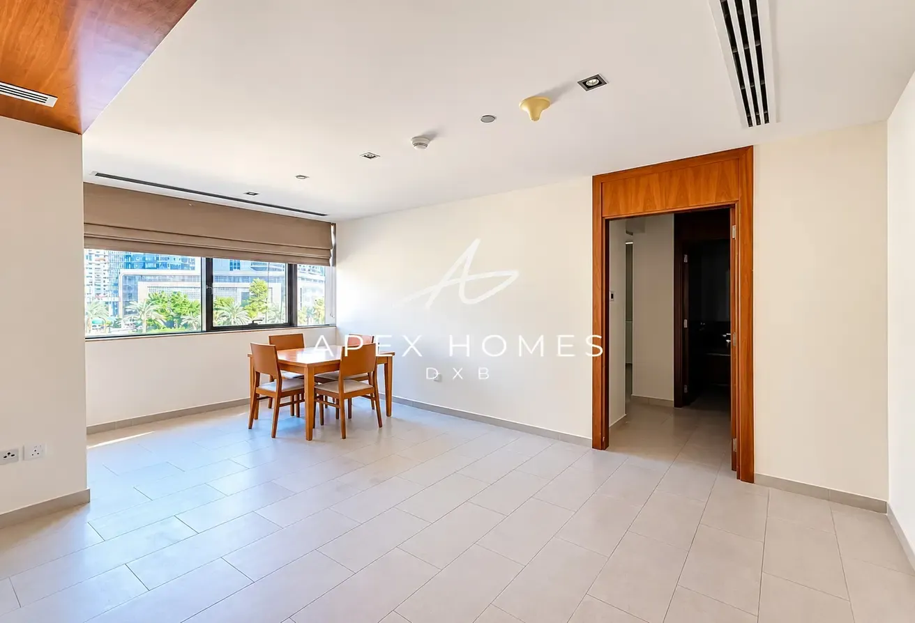 Vacant Oct | Spacious Unit | Corner Unit