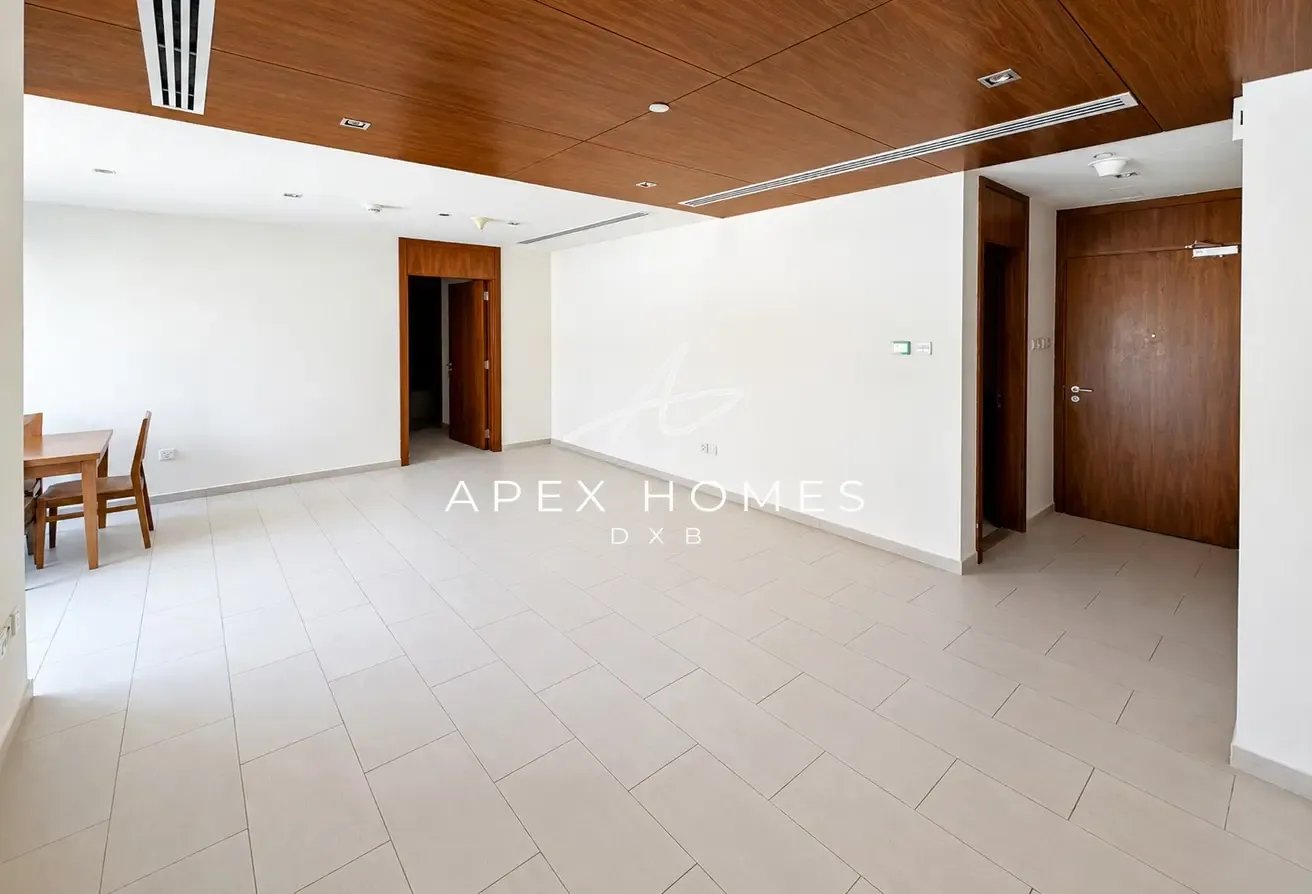 Vacant Oct | Spacious Unit | Corner Unit