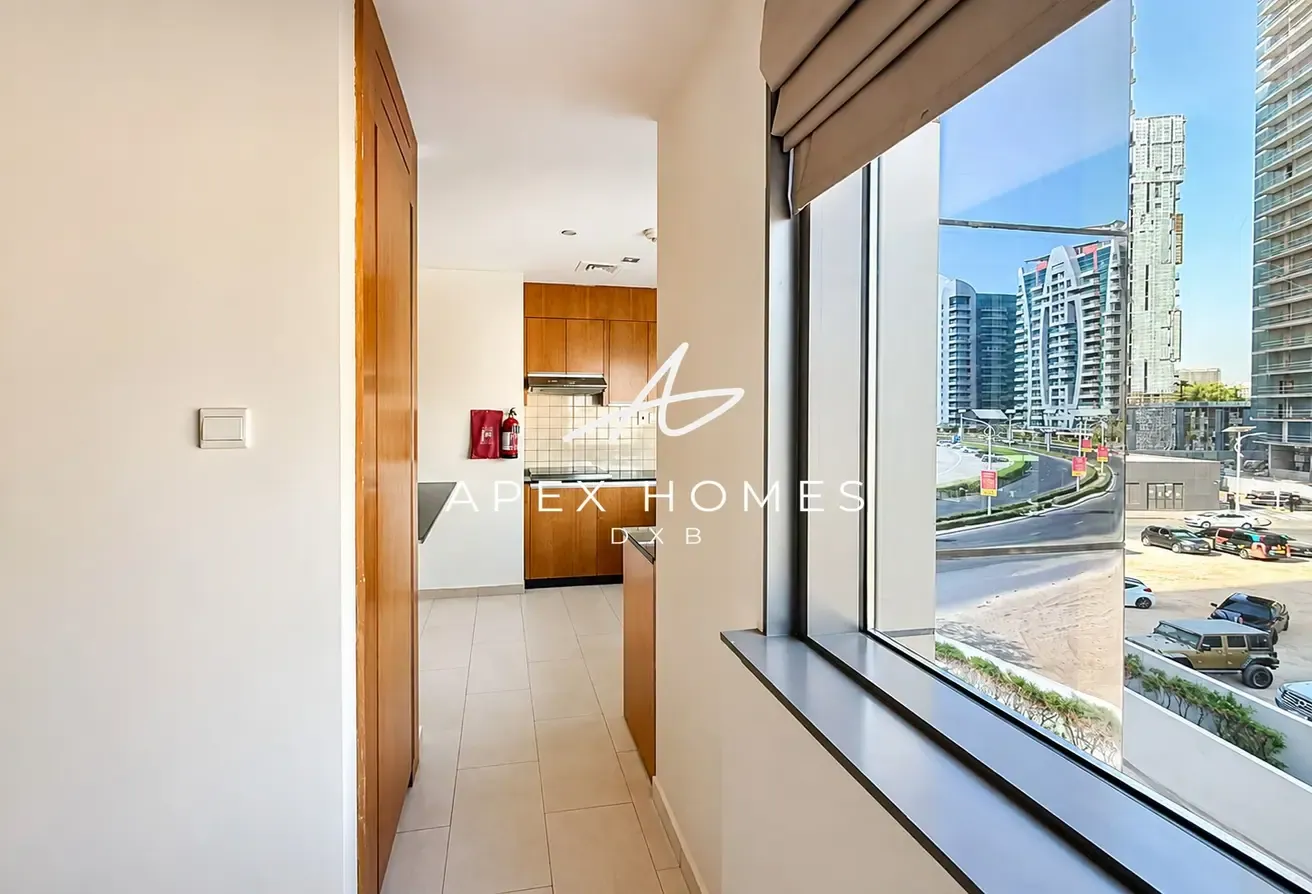 Vacant Oct | Spacious Unit | Corner Unit