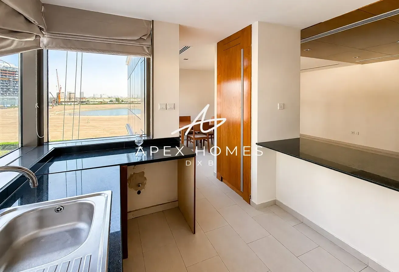 Vacant Oct | Spacious Unit | Corner Unit