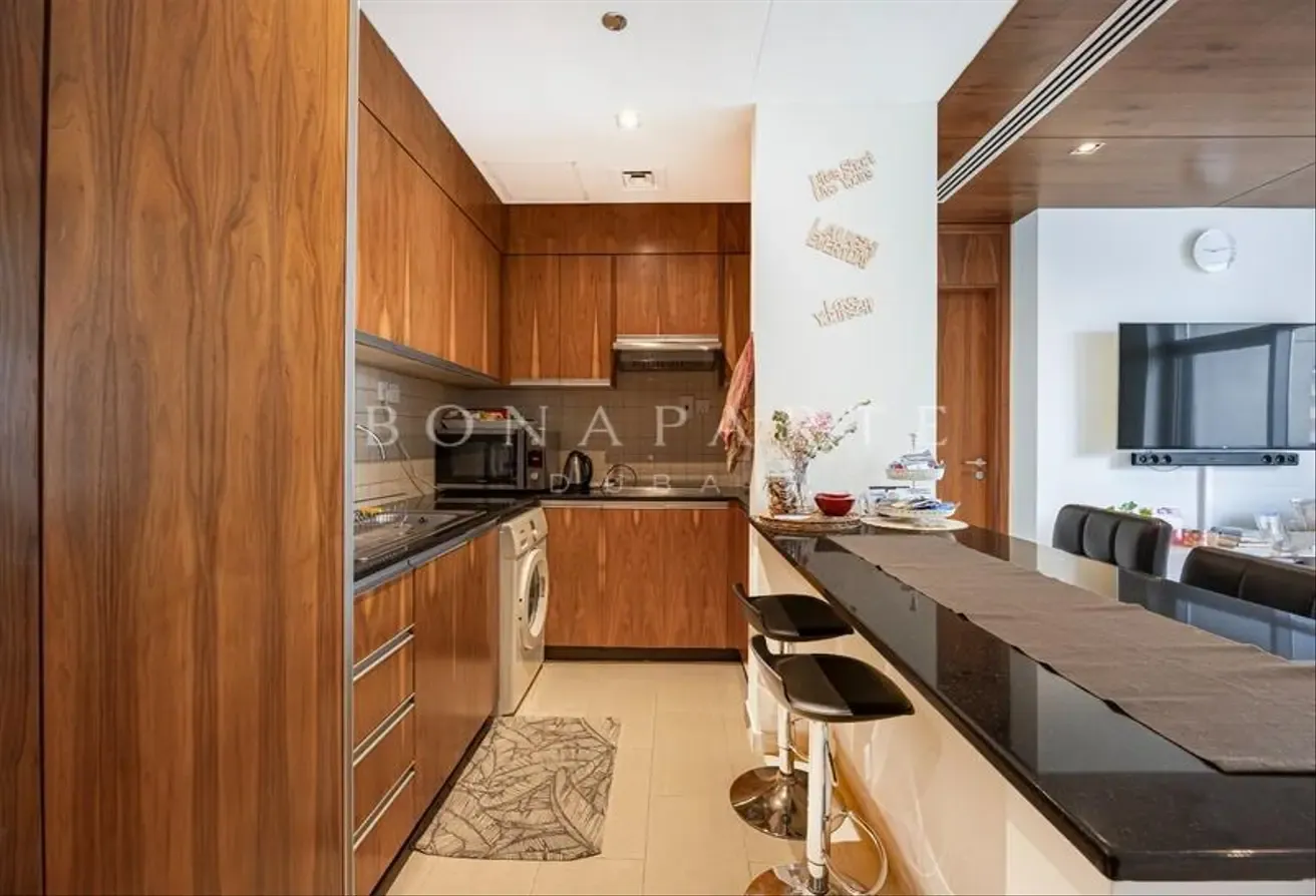 Modern Apartment | Spacious | Landmark Views
