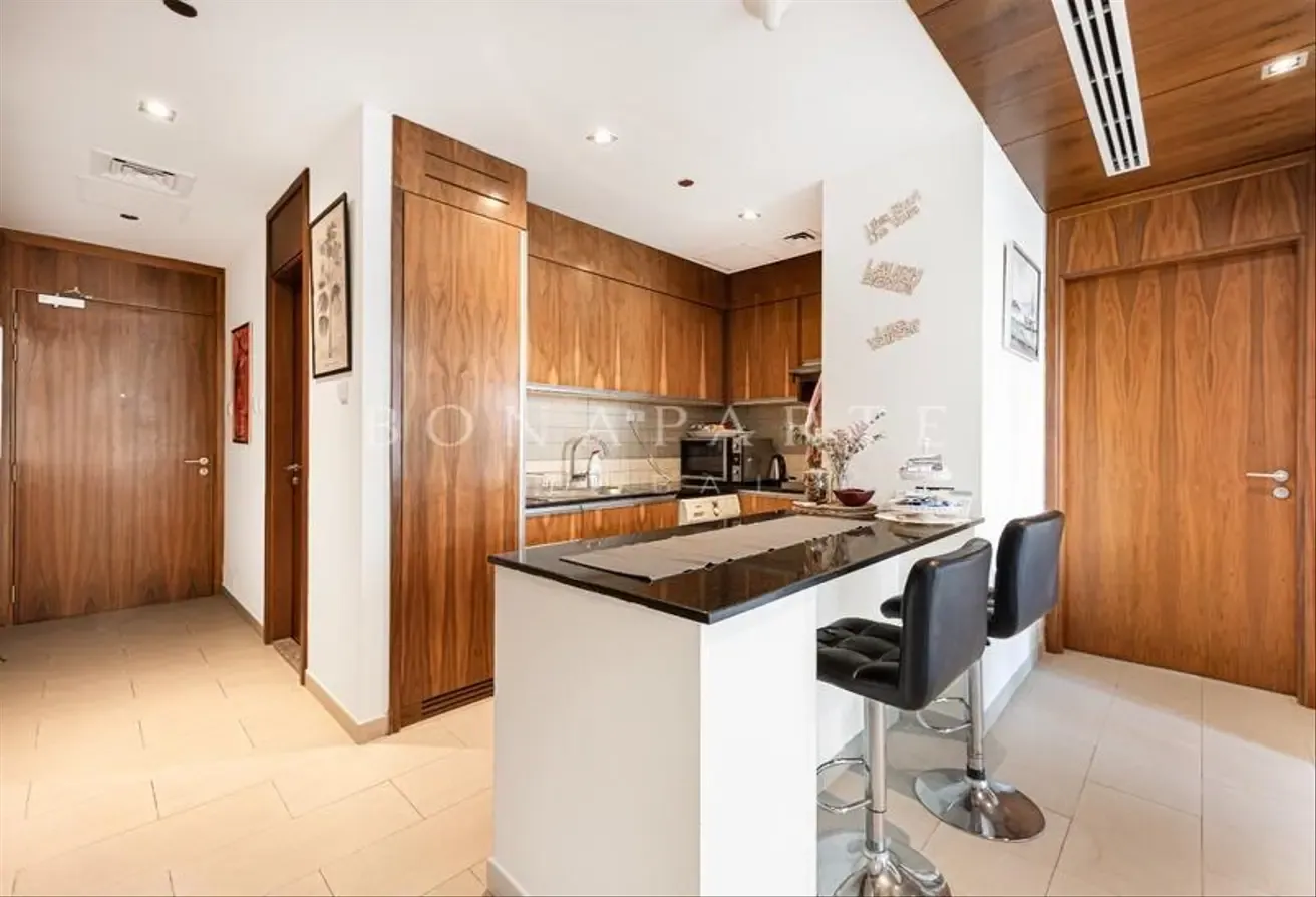 Modern Apartment | Spacious | Landmark Views