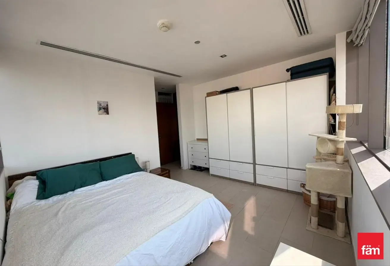 Corner Unit | Top Floor | Vacant On Transfer