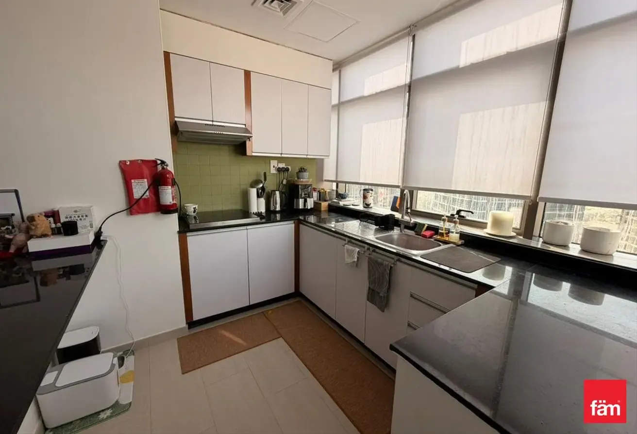 Corner Unit | Top Floor | Vacant On Transfer