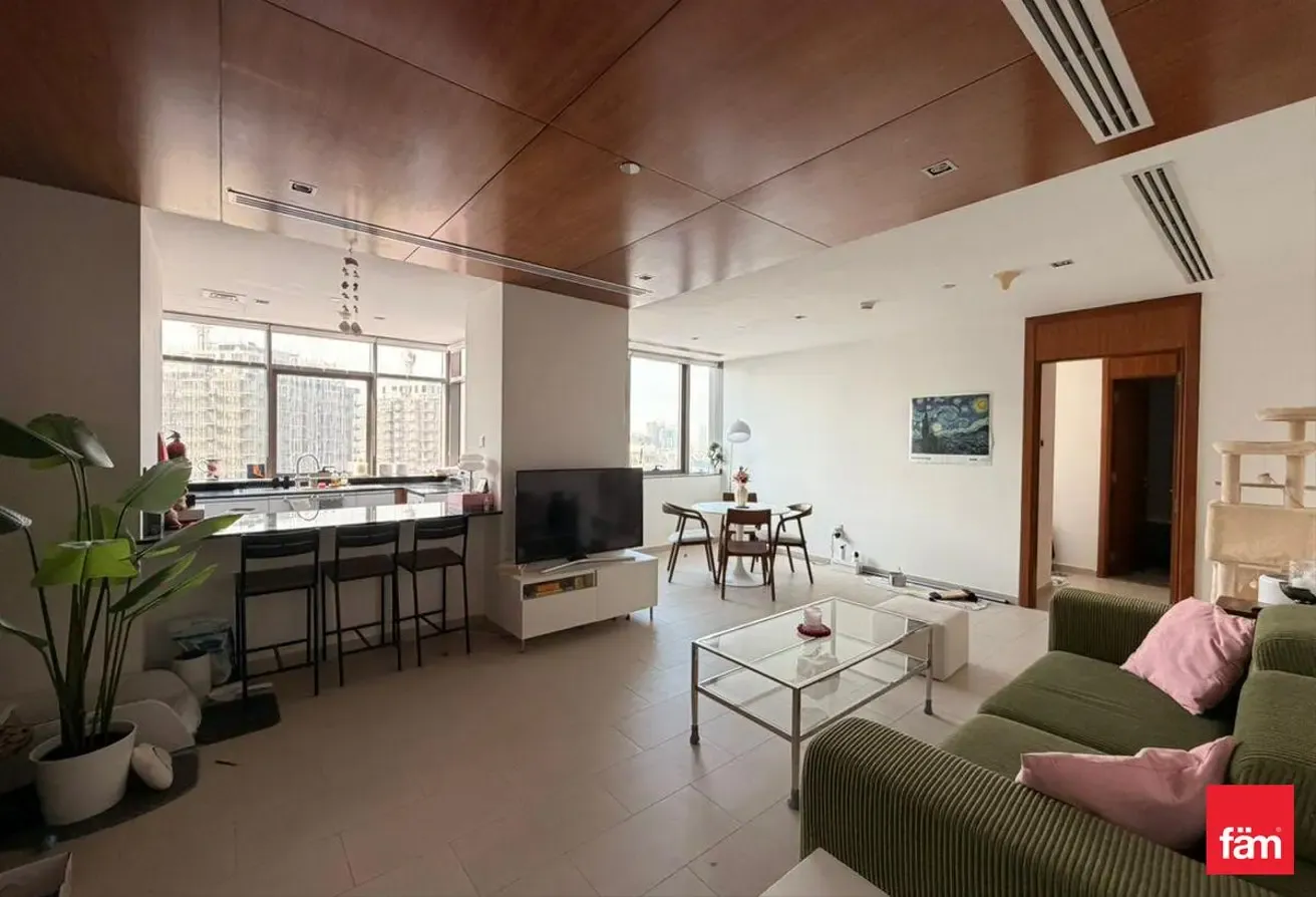 Corner Unit | Top Floor | Vacant On Transfer