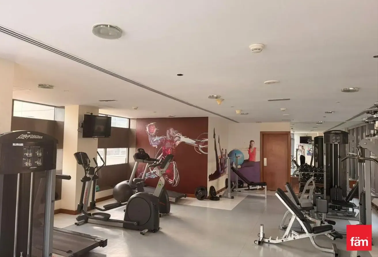 Corner Unit | Top Floor | Vacant On Transfer