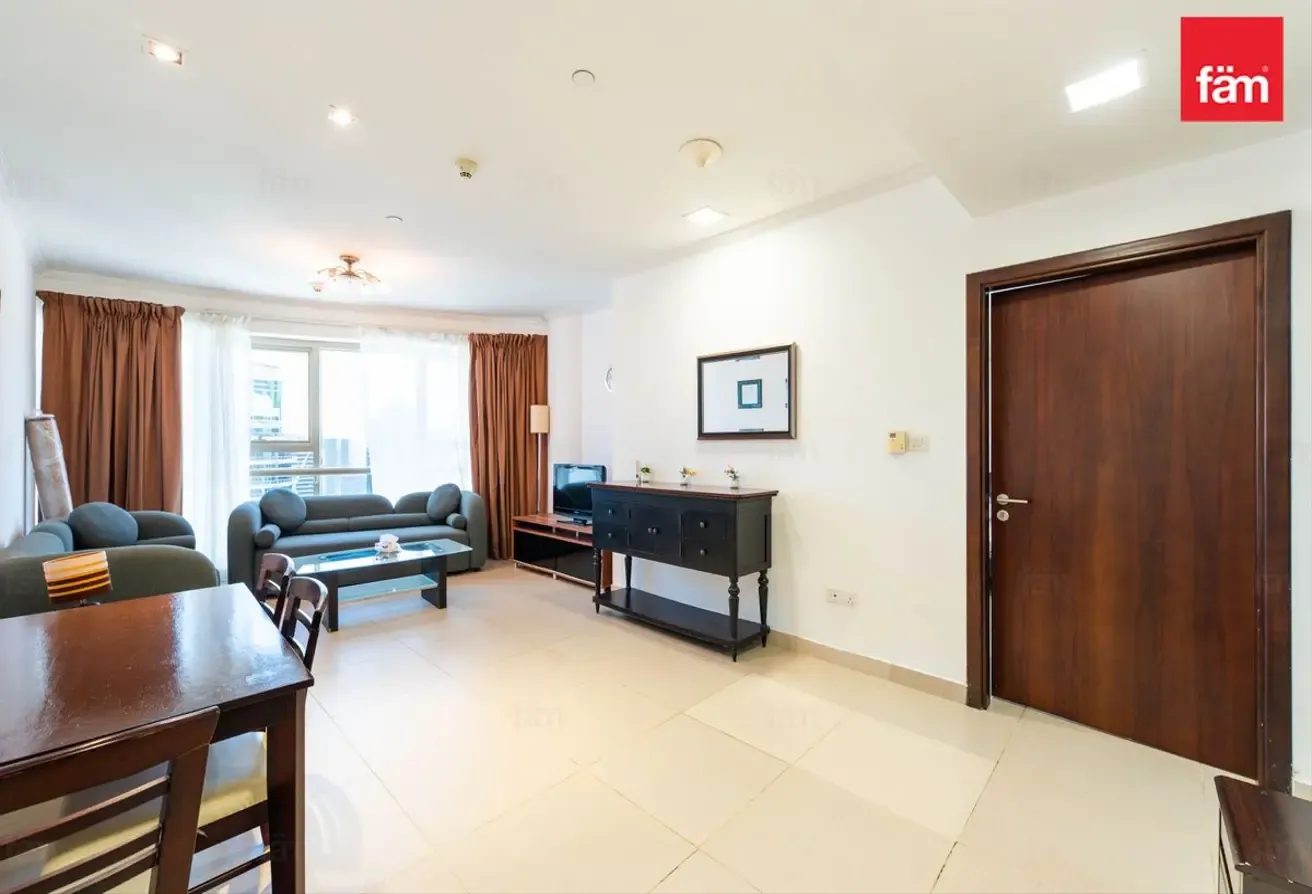 High Floor Furnished 1br | Near Metro | Vacant