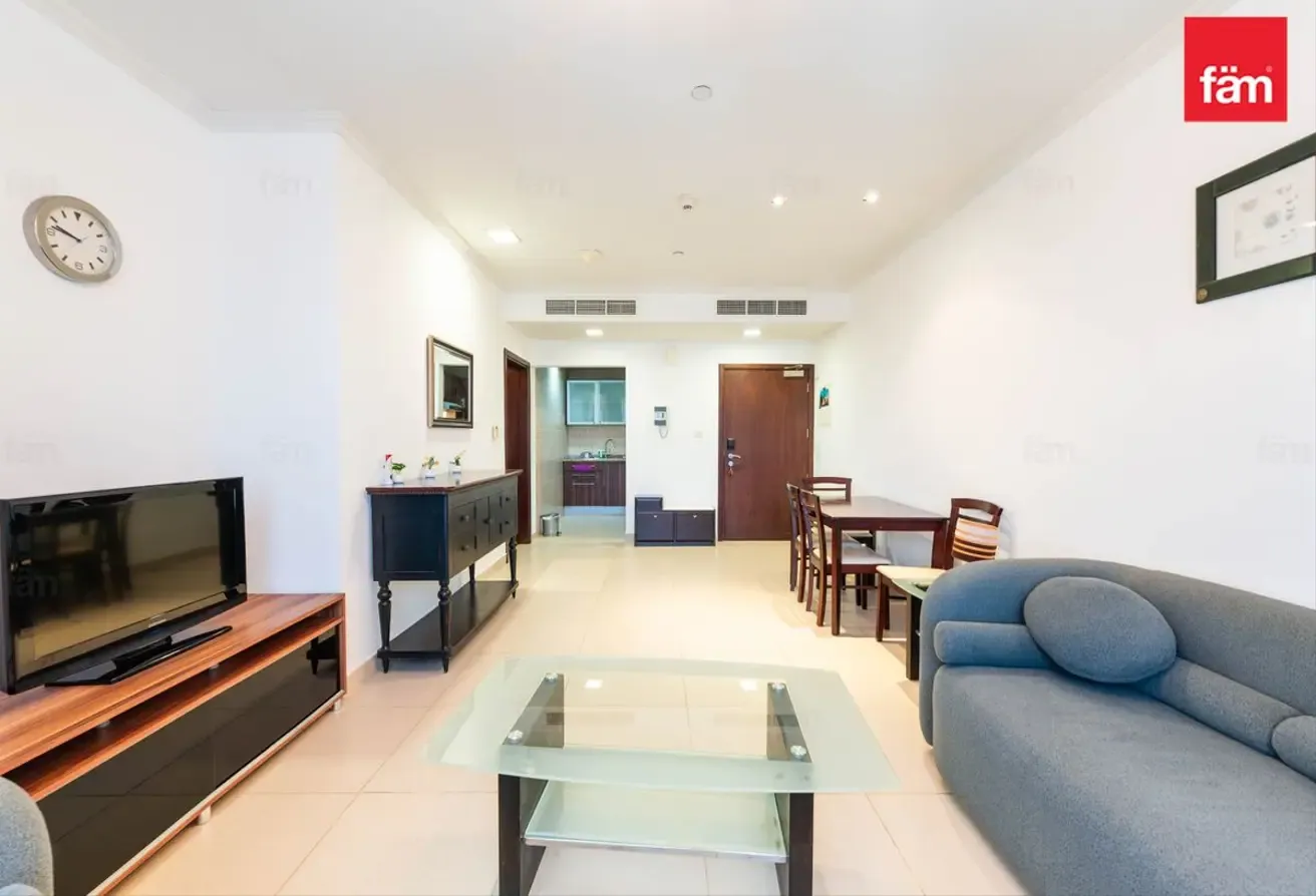 High Floor Furnished 1br | Near Metro | Vacant