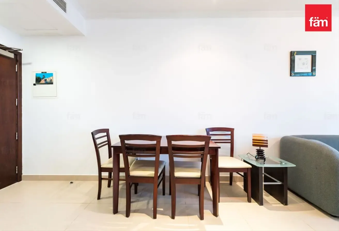 High Floor Furnished 1br | Near Metro | Vacant