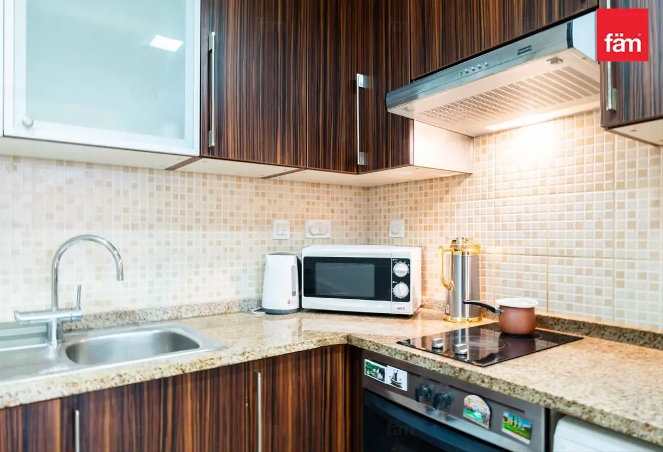 High Floor Furnished 1br | Near Metro | Vacant
