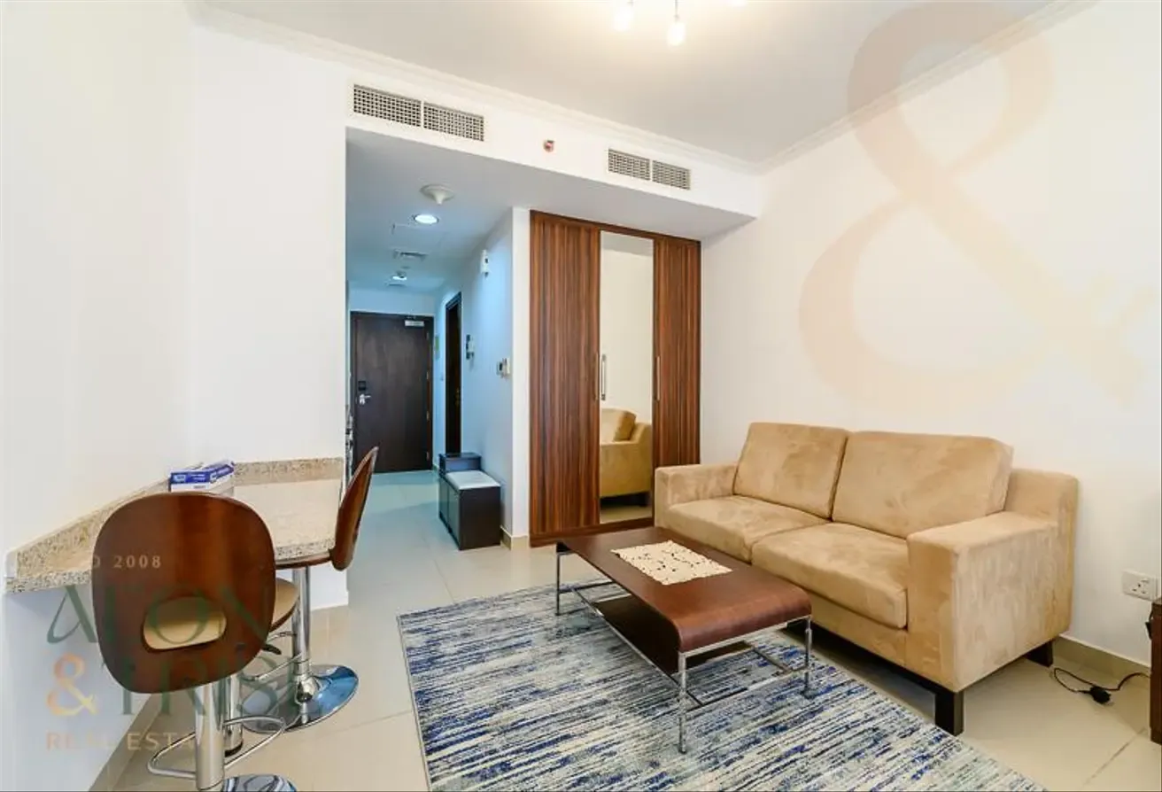 Spacious Studio | Lake View l Investor Deal