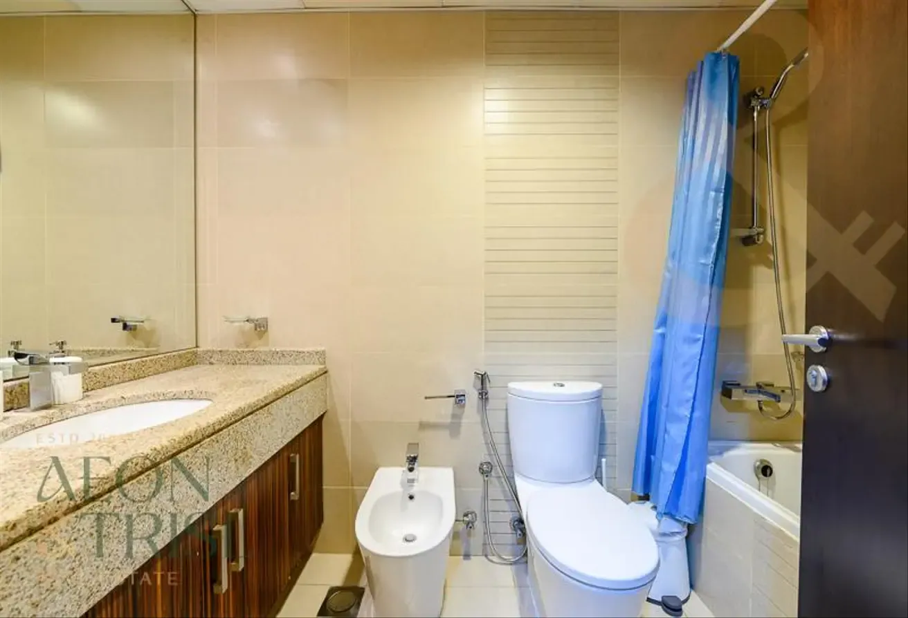 Spacious Studio | Lake View l Investor Deal