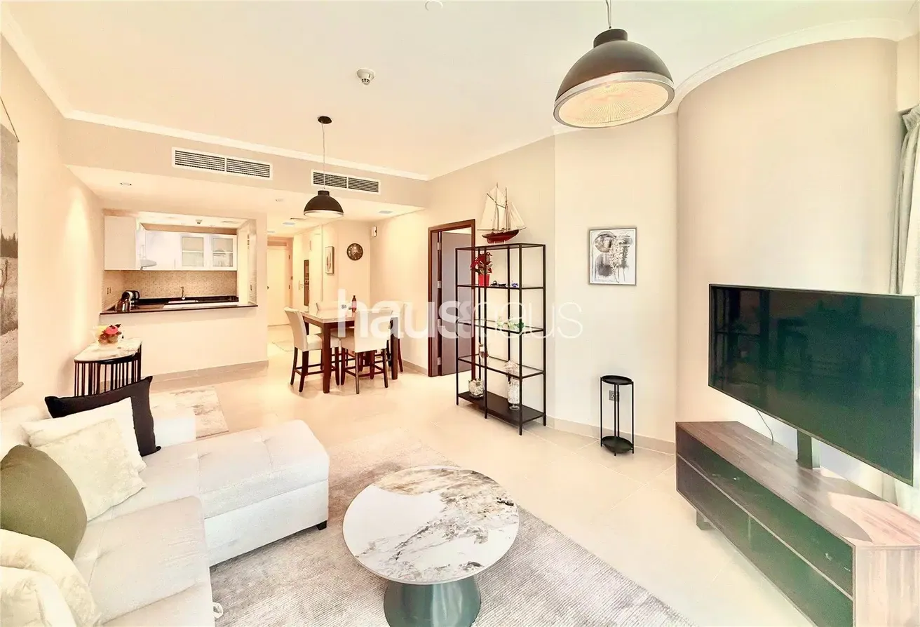 Fully Upgraded | Full Lake View | VOT | High Floor