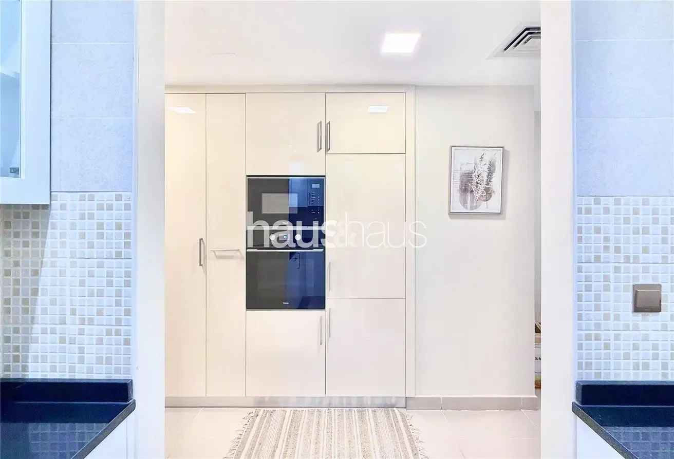 Fully Upgraded | Full Lake View | VOT | High Floor
