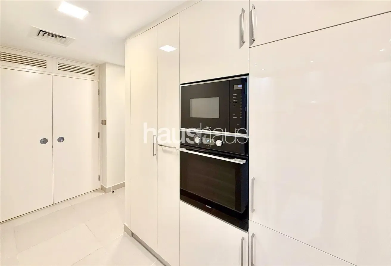 Fully Upgraded | Full Lake View | VOT | High Floor