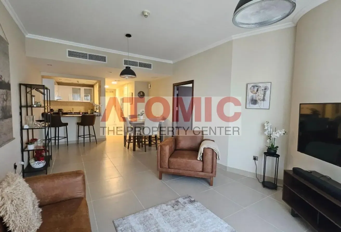 Vacant || Higher Floor || Next to Metro Station!