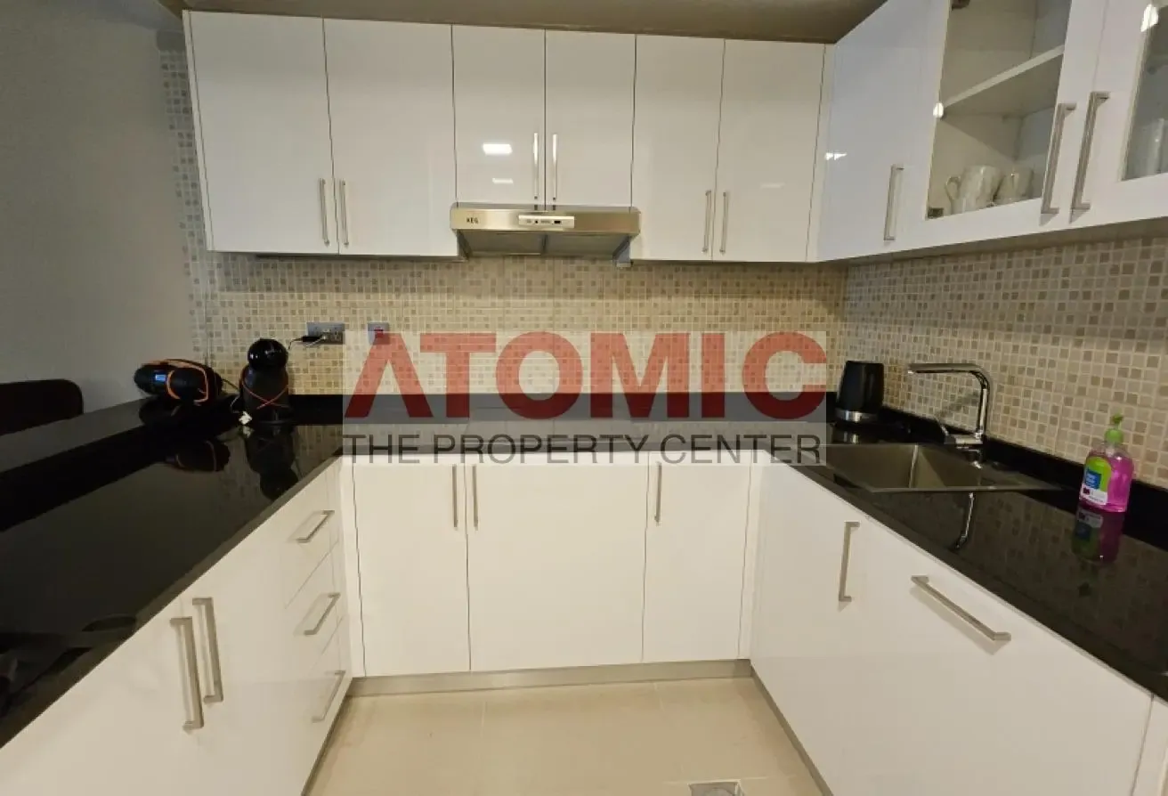 Vacant || Higher Floor || Next to Metro Station!